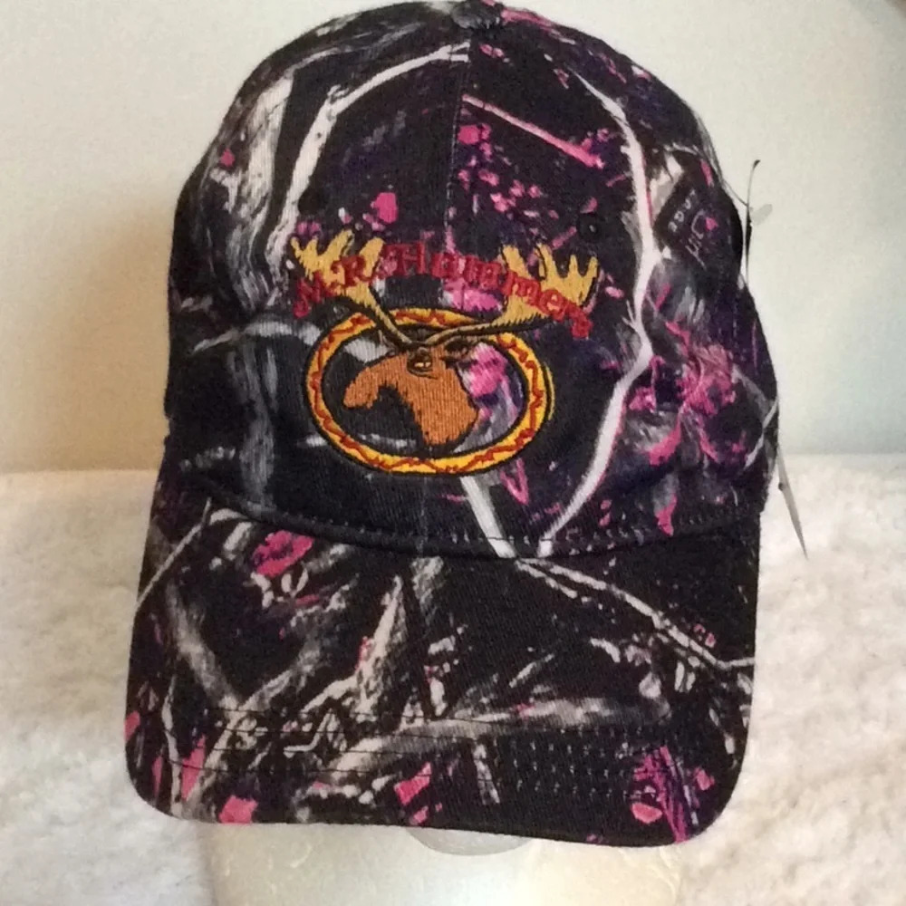 NWT Muddy Girl Black & Pink Camouflage Adj Cap